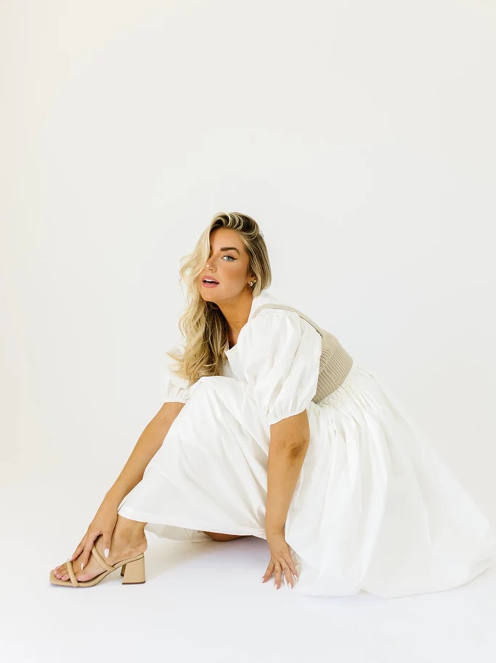 White Puff-Sleeve Midi Dress with Beige Knit Bodice - Picture 4 of 16